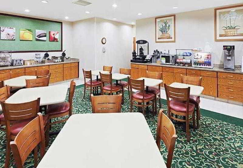 แฟร์ฟิลด์ อินน์ แอนด์ สวีท คอร์พัส คริสตี คอร์ปัสคริสตี ร้านอาหาร รูปภาพ